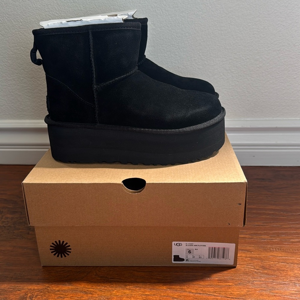 Mini platform UGG boots